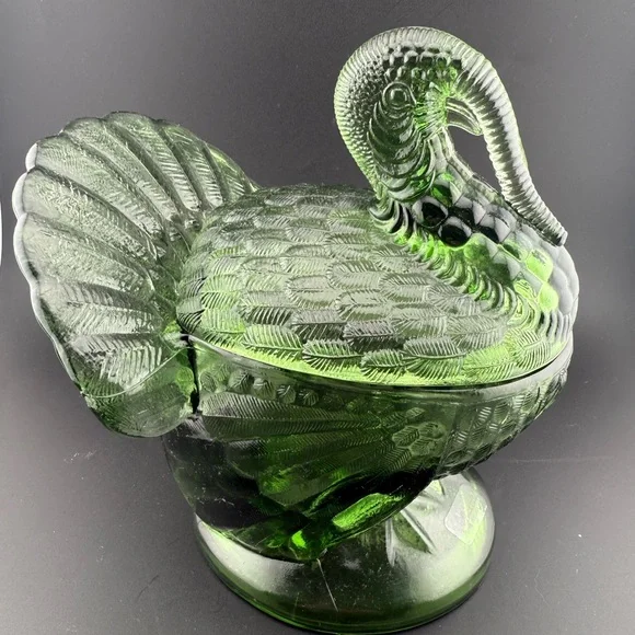 Vintage L.E. Smith Turkey Green Heavy Glass Candy Dish with Lid - Picture 2 of 12